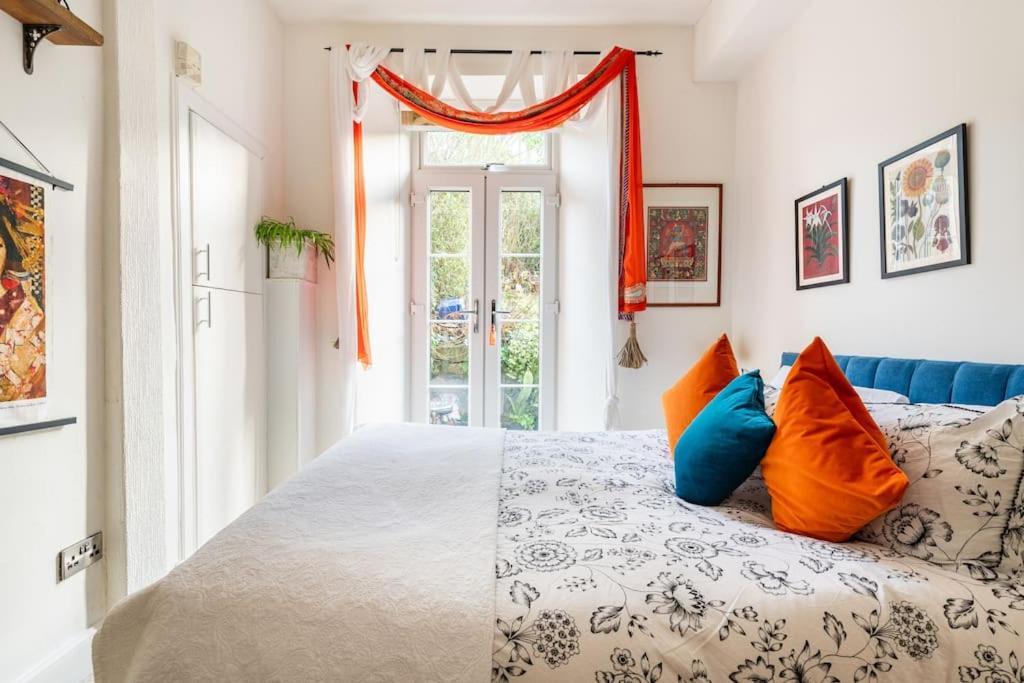 Holyrood Park: Lush & Arty 2 Double Bed Flat Appartement EDI Buitenkant foto
