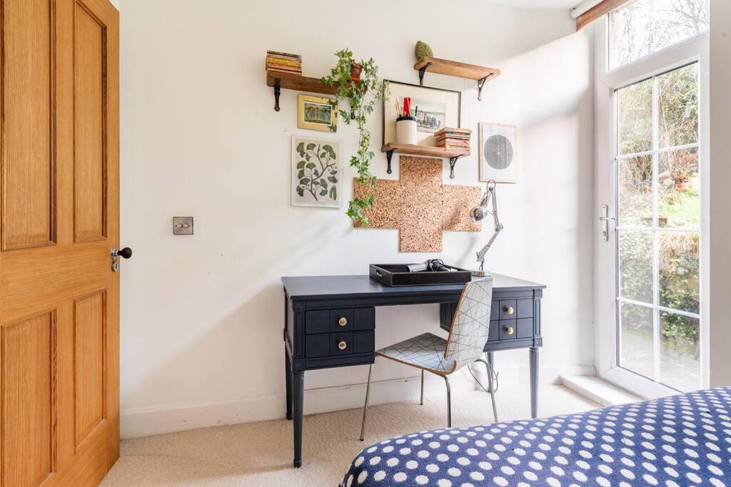Holyrood Park: Lush & Arty 2 Double Bed Flat Appartement EDI Buitenkant foto