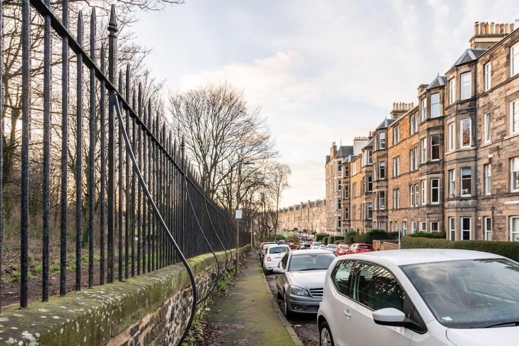Holyrood Park: Lush & Arty 2 Double Bed Flat Appartement EDI Buitenkant foto