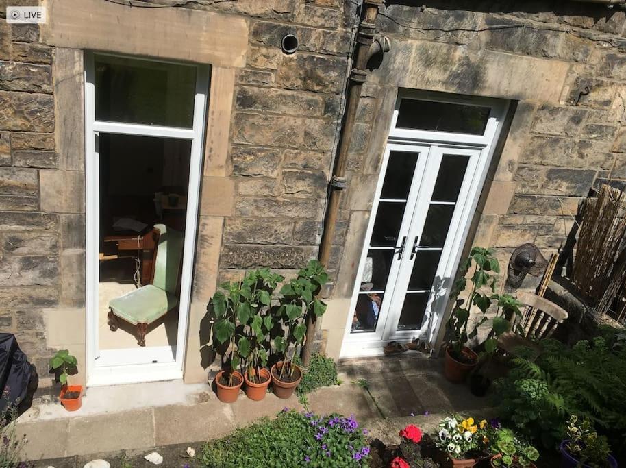 Holyrood Park: Lush & Arty 2 Double Bed Flat Appartement EDI Buitenkant foto
