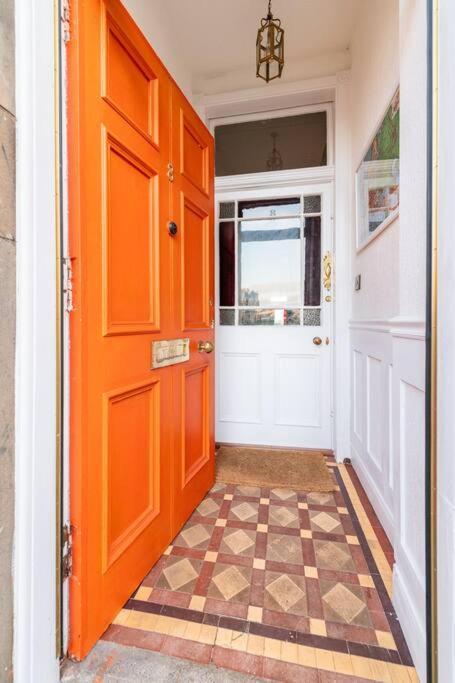 Holyrood Park: Lush & Arty 2 Double Bed Flat Appartement EDI Buitenkant foto