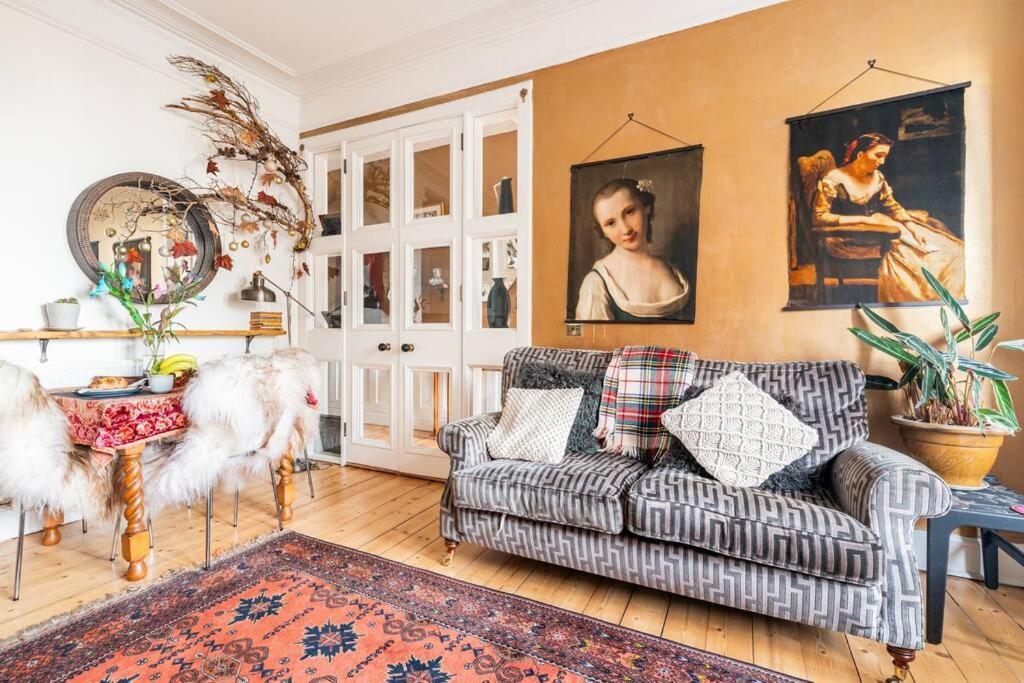 Holyrood Park: Lush & Arty 2 Double Bed Flat Appartement EDI Buitenkant foto