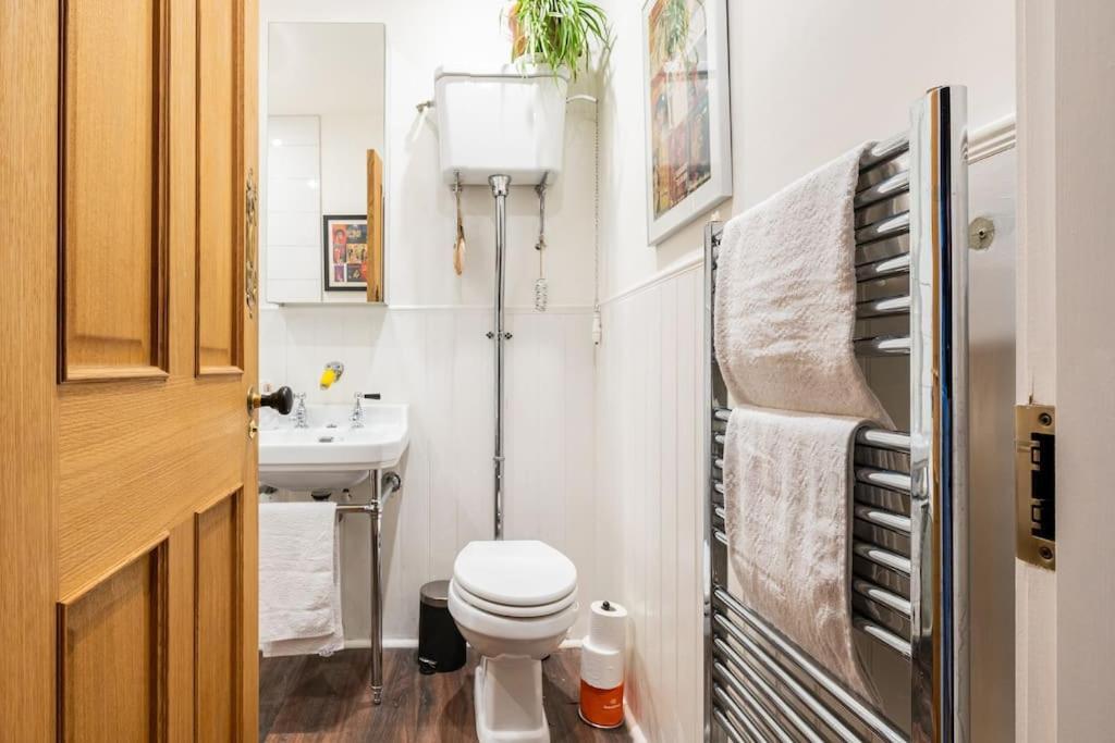 Holyrood Park: Lush & Arty 2 Double Bed Flat Appartement EDI Buitenkant foto