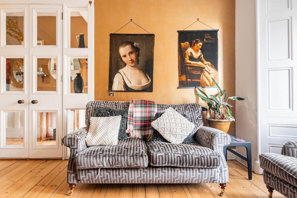 Holyrood Park: Lush & Arty 2 Double Bed Flat Appartement EDI Buitenkant foto