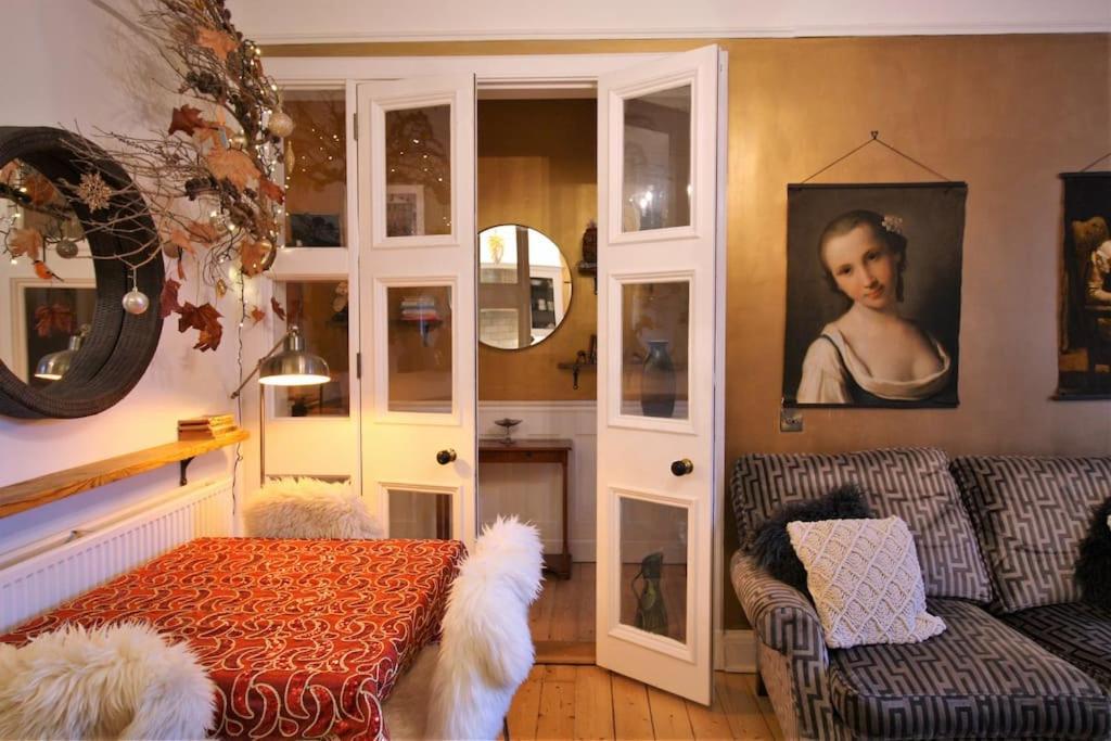 Holyrood Park: Lush & Arty 2 Double Bed Flat Appartement EDI Buitenkant foto