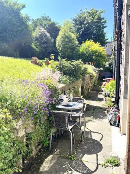 Holyrood Park: Lush & Arty 2 Double Bed Flat Appartement EDI Buitenkant foto