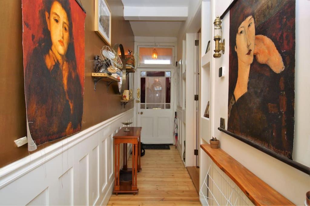 Holyrood Park: Lush & Arty 2 Double Bed Flat Appartement EDI Buitenkant foto
