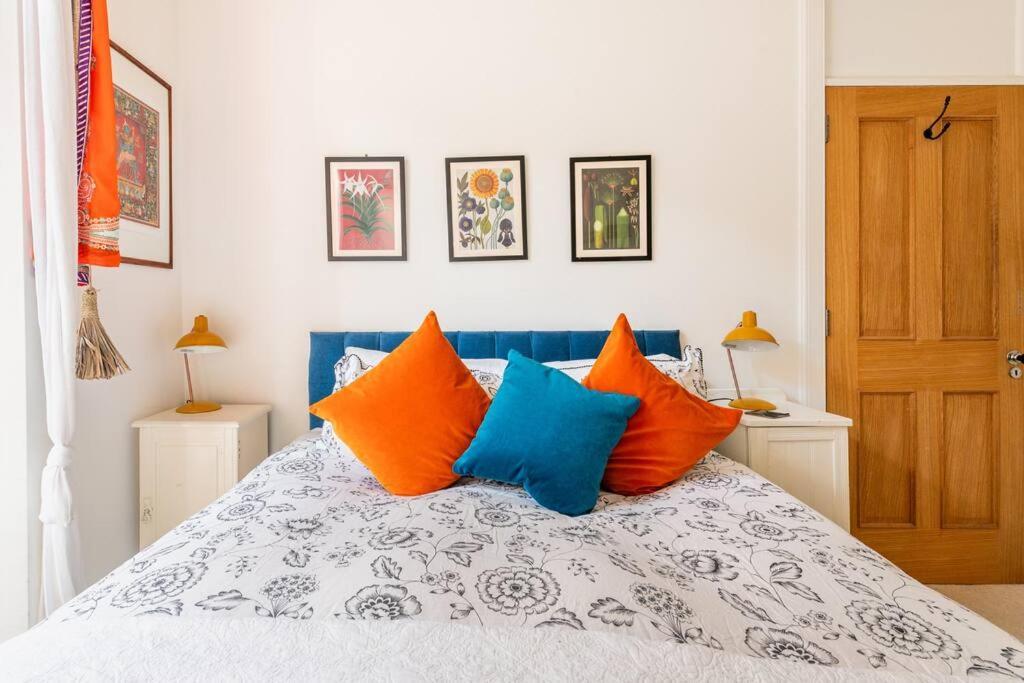 Holyrood Park: Lush & Arty 2 Double Bed Flat Appartement EDI Buitenkant foto