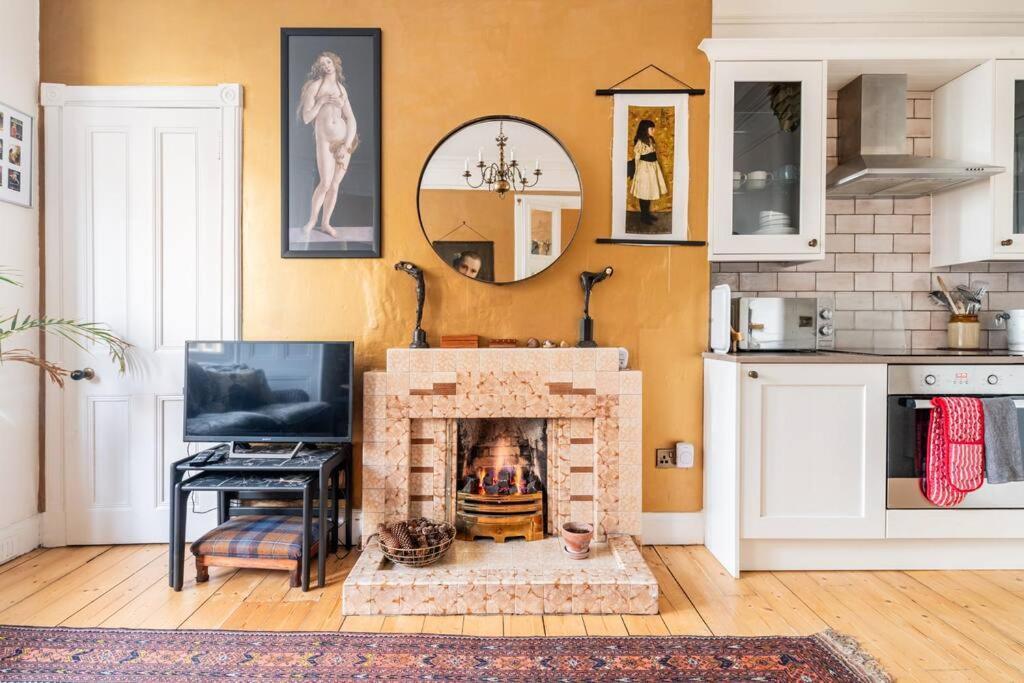 Holyrood Park: Lush & Arty 2 Double Bed Flat Appartement EDI Buitenkant foto