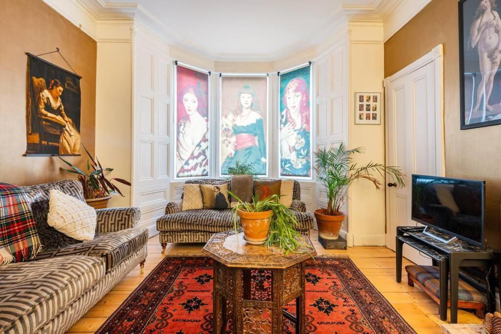 Holyrood Park: Lush & Arty 2 Double Bed Flat Appartement EDI Buitenkant foto