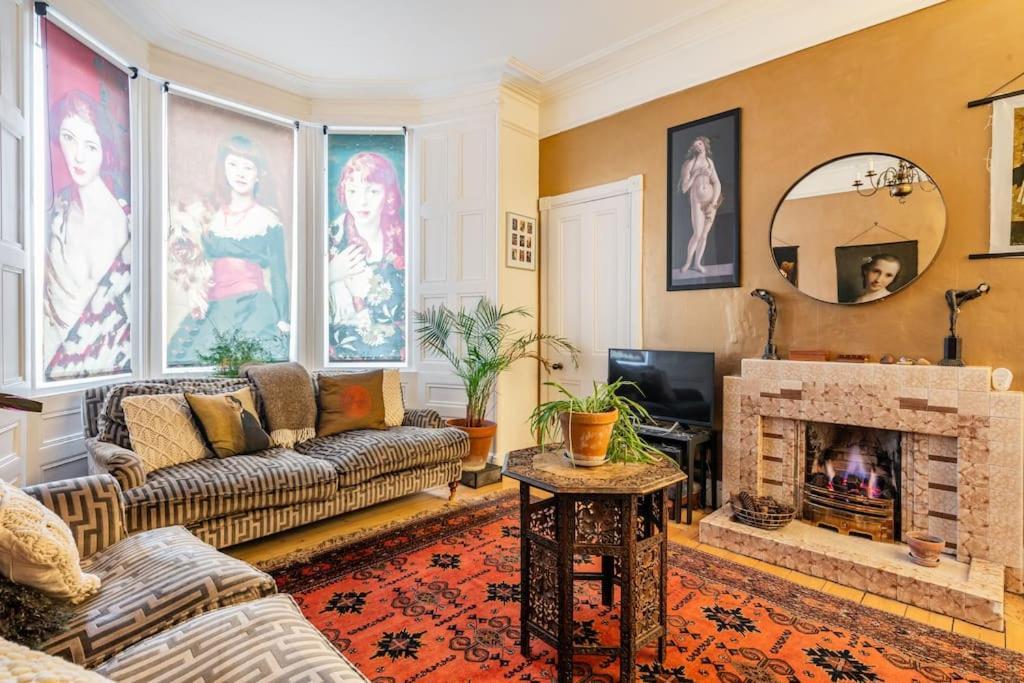 Holyrood Park: Lush & Arty 2 Double Bed Flat Appartement EDI Buitenkant foto